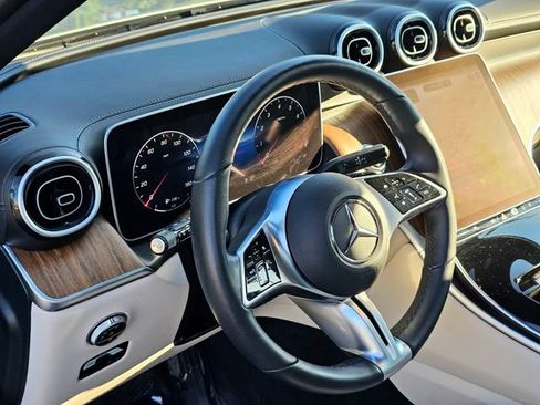 Used 2023 Mercedes-Benz GLC 300 4MATIC image 14