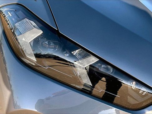 Used 2024 BMW X5 xDrive40i w/ M Sport Package image 30