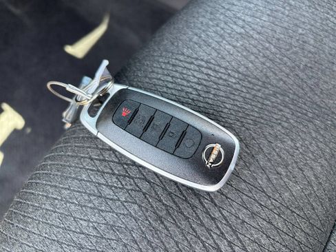Used 2025 Nissan Rogue SV FWD image 21