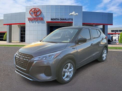 Used 2025 Nissan Kicks Play S image 6