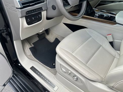 Used 2025 Cadillac Escalade Premium Luxury Platinum w/ LPO, Floor Liner Package AWD/4WD image 21