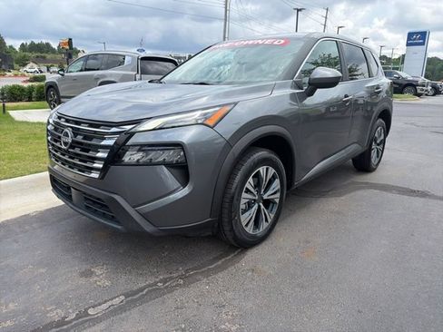 Used 2024 Nissan Rogue SV AWD/4WD image 4