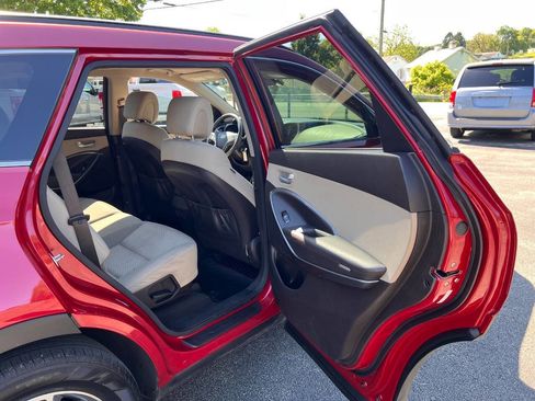 Used 2017 Hyundai Santa Fe SE AWD/4WD image 26