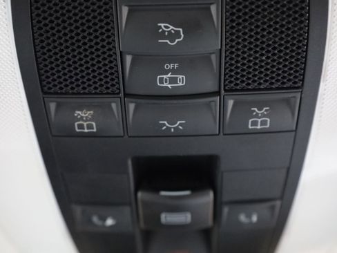 Used 2014 Mercedes-Benz C 250 Sedan image 37