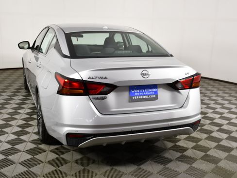 Used 2024 Nissan Altima 2.5 SV FWD image 7