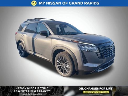 New 2026 Nissan Pathfinder SL w/ SL Premium Package AWD/4WD image 8