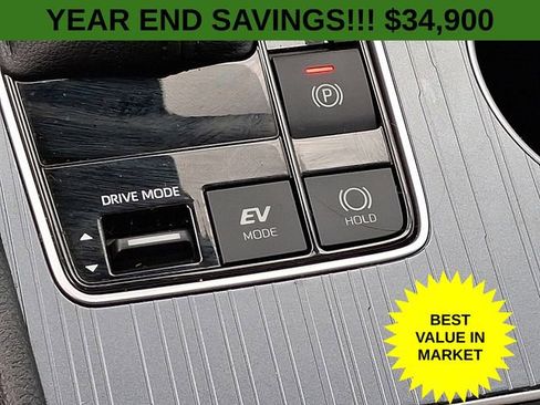 Used 2023 Toyota Sienna XSE image 28