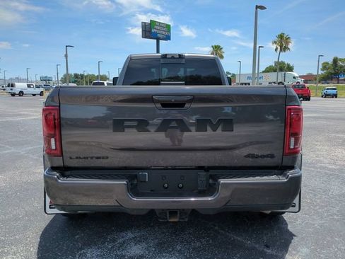 Used 2025 RAM 3500 Limited AWD/4WD image 7