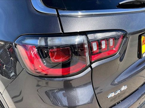 Used 2022 Jeep Compass Latitude image 23