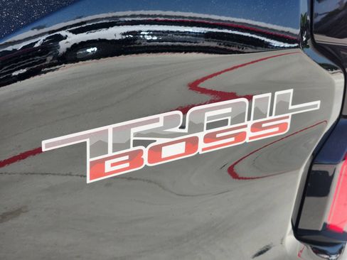 Used 2026 Chevrolet Colorado Trail Boss AWD/4WD image 14