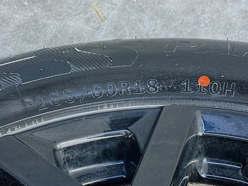 Used 2024 Jeep Grand Cherokee L Laredo image 33