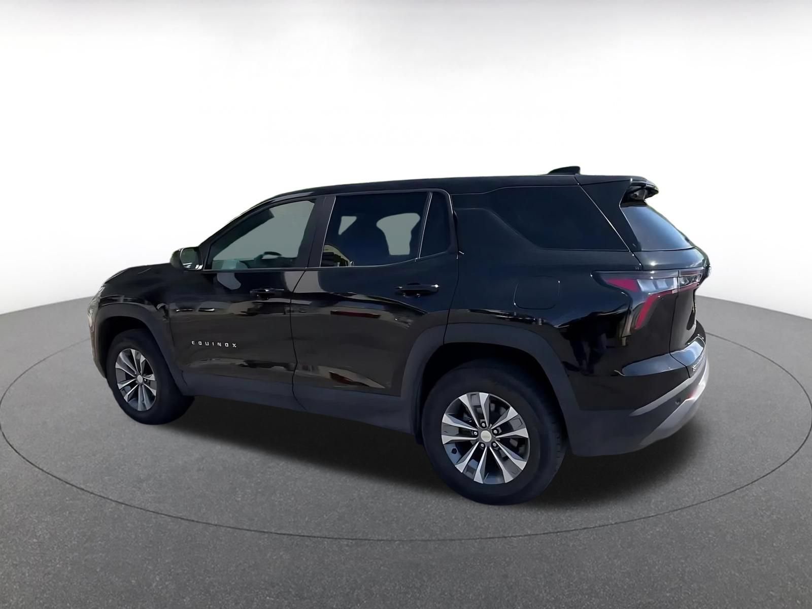 Used 2025 Chevrolet Equinox LT AWD/4WD image 9