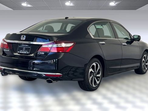 Used 2017 Honda Accord EX-L image 8