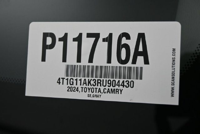 Used 2024 Toyota Camry SE FWD image 25