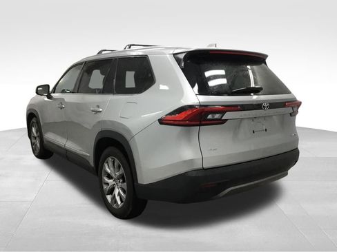 Used 2024 Toyota Grand Highlander Limited image 13