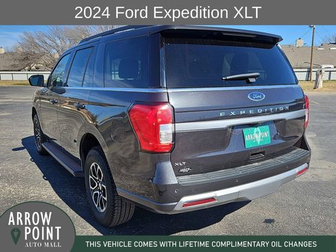 Used 2024 Ford Expedition XLT image 9