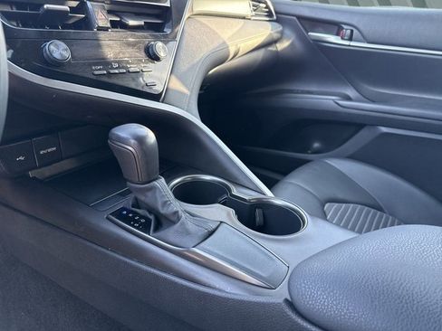 Used 2021 Toyota Camry SE w/ Carpet Mat Package (TMS) image 19