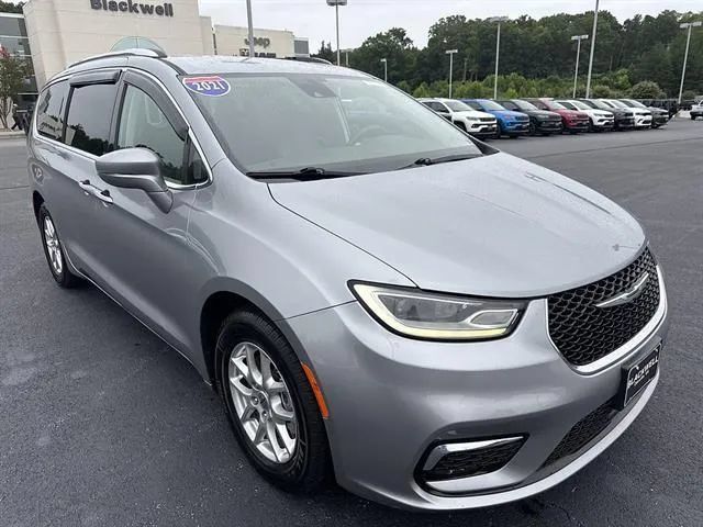 Used 2021 Chrysler Pacifica Touring-L FWD image 1