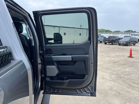 Used 2023 Ford F250 Lariat w/ Lariat Ultimate Package AWD/4WD image 12