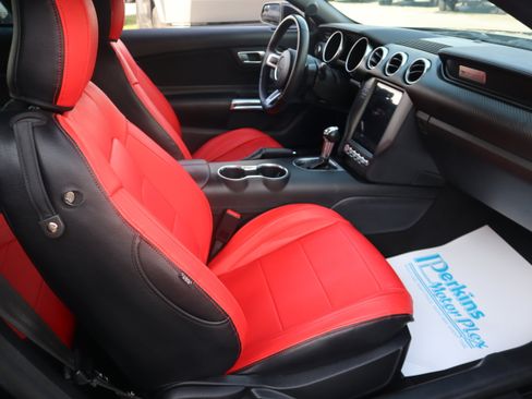 Used 2019 Ford Mustang Coupe image 25