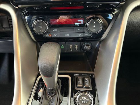 New 2026 Mitsubishi Eclipse Cross LE image 23