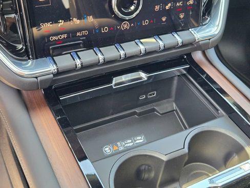 New 2026 GMC Yukon Denali w/ Sun & Power Step Package AWD/4WD image 39