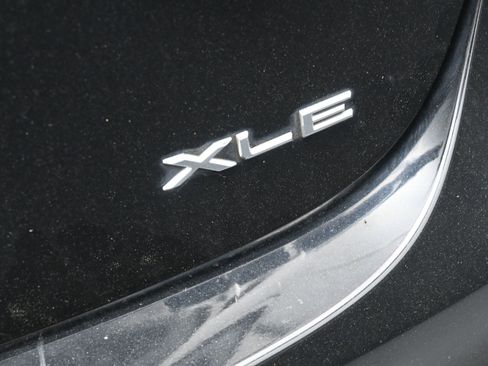 Used 2013 Toyota Avalon XLE Premium FWD image 37