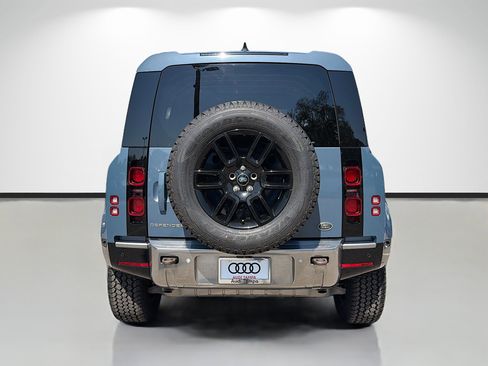 Used 2023 Land Rover Defender 110 S AWD/4WD image 4