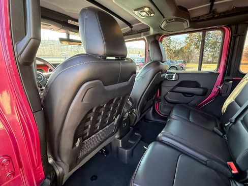 Used 2022 Jeep Wrangler Unlimited Rubicon w/ Xtreme Recon 35" Tire Package image 31