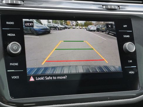Certified 2023 Volkswagen Tiguan SE R-Line FWD image 35