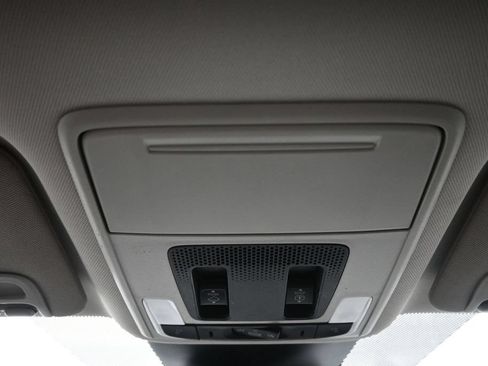 Used 2023 Honda Pilot Touring image 17