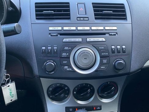 Used 2010 MAZDA MAZDA3 i Touring FWD image 23