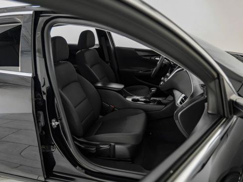 Used 2021 Chevrolet Malibu LS image 24