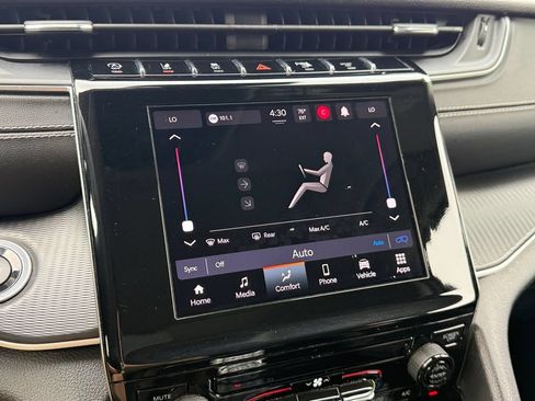 Certified 2023 Jeep Grand Cherokee Laredo AWD/4WD image 17