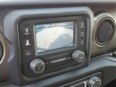 Used 2018 Jeep Wrangler Unlimited Sport S AWD/4WD image 10