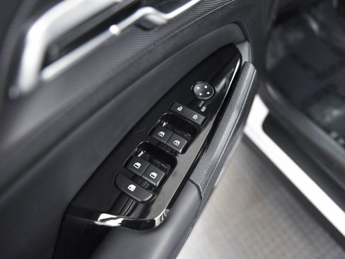 Used 2023 Kia Sportage SX image 10