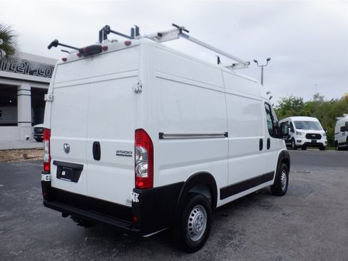 Used 2024 RAM ProMaster 2500 w/ Convenience Group image 10