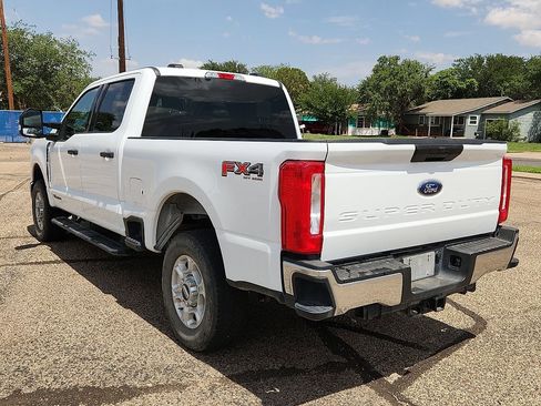 Used 2025 Ford F250 XLT w/ FX4 Off-Road Package AWD/4WD image 2