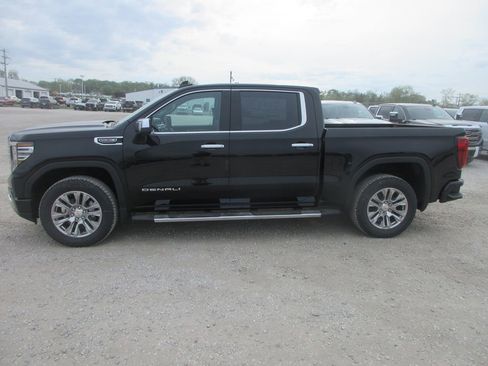 New 2026 GMC Sierra 1500 Denali AWD/4WD image 9
