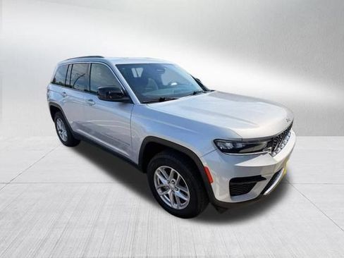 Certified 2024 Jeep Grand Cherokee Laredo X w/ Luxury Tech Group I RWD image 3