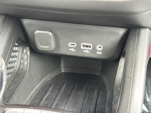 Used 2023 Chevrolet TrailBlazer RS w/ Convenience Package image 6