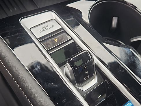 New 2026 Volkswagen Atlas Cross Sport SEL R-Line image 18