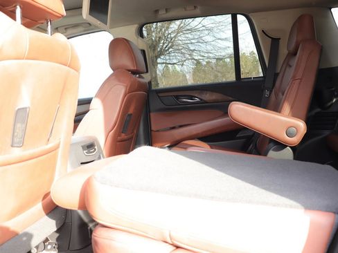 Used 2020 Cadillac Escalade Premium Luxury image 13