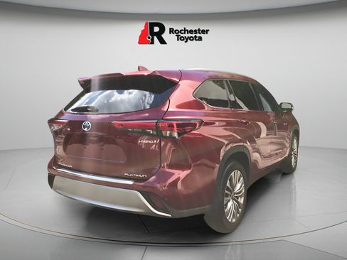 Certified 2021 Toyota Highlander Platinum AWD/4WD image 7