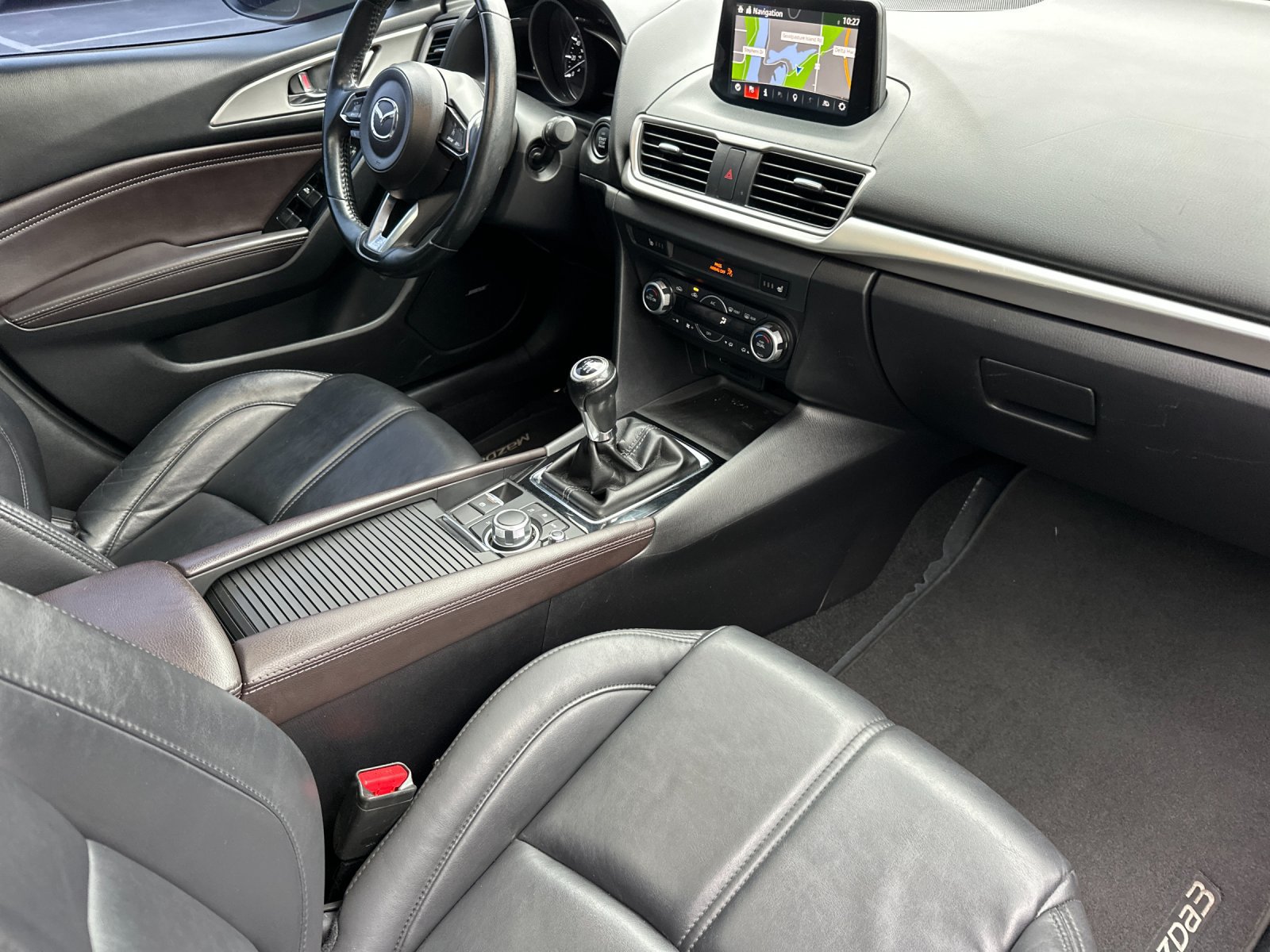 Used 2018 MAZDA MAZDA3 Touring FWD image 16
