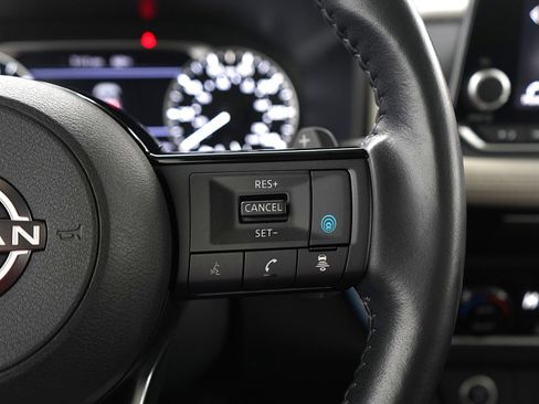 Used 2023 Nissan Rogue SV w/ SV Premium Package image 29