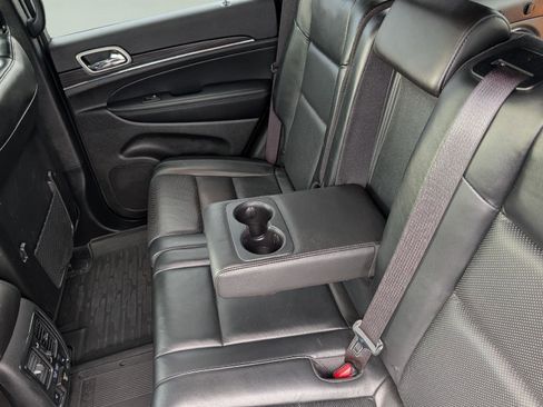 Used 2021 Jeep Grand Cherokee Limited w/ Luxury Group II AWD/4WD image 18