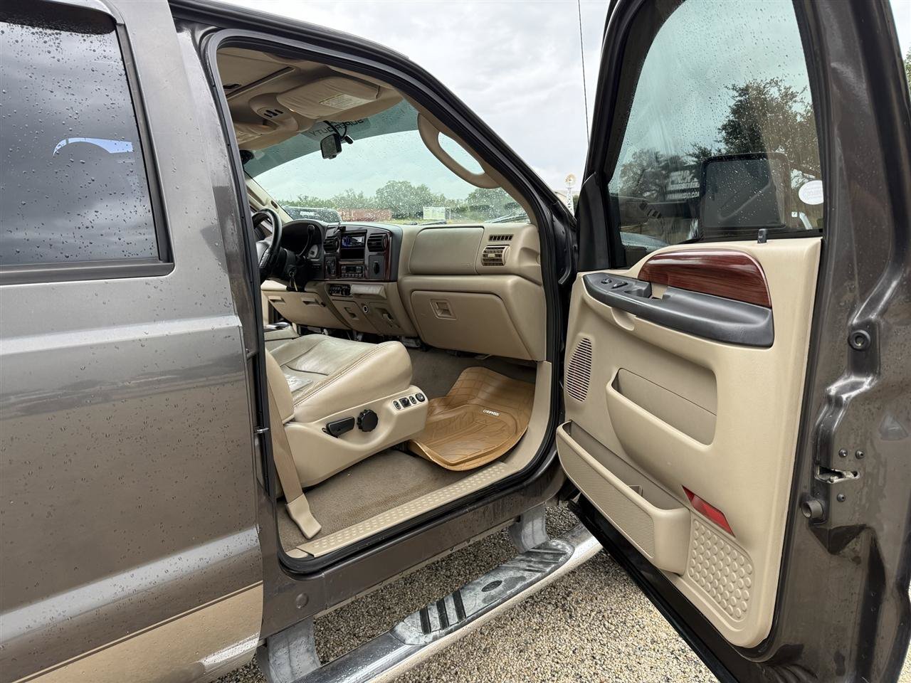 Used 2006 Ford F250 Lariat AWD/4WD image 8