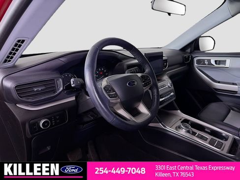 Used 2023 Ford Explorer XLT w/ Equipment Group 202A RWD image 10
