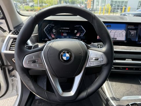 Used 2023 BMW X7 xDrive40i w/ Premium Package AWD/4WD image 6
